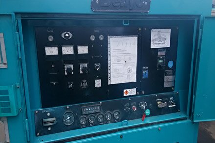 Панель управления генератора на 220 кВт Denyo DCA-300SPK