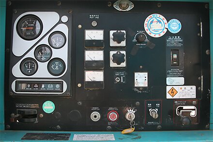 Панель управления генератора на 40 кВт Denyo DCA-60SPI